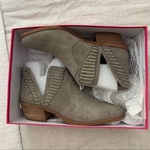 Vince Camuto Suede Shoes/Booties